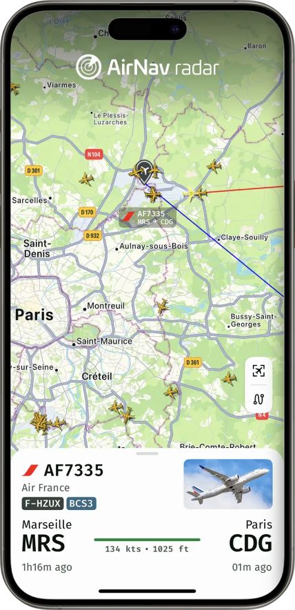 AirNav Radar mobile map screen.