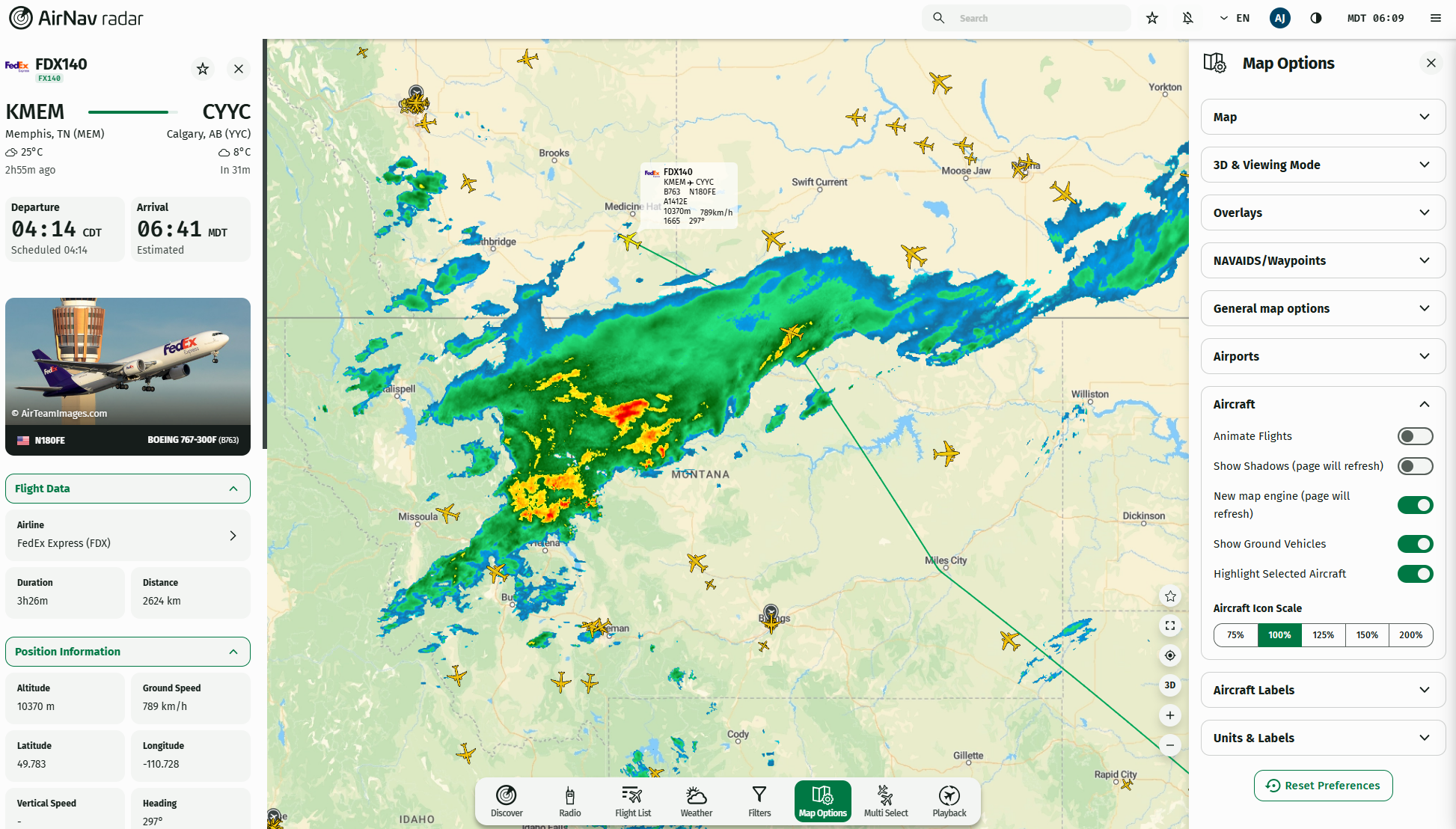AirNav Radar flight tracking interface.